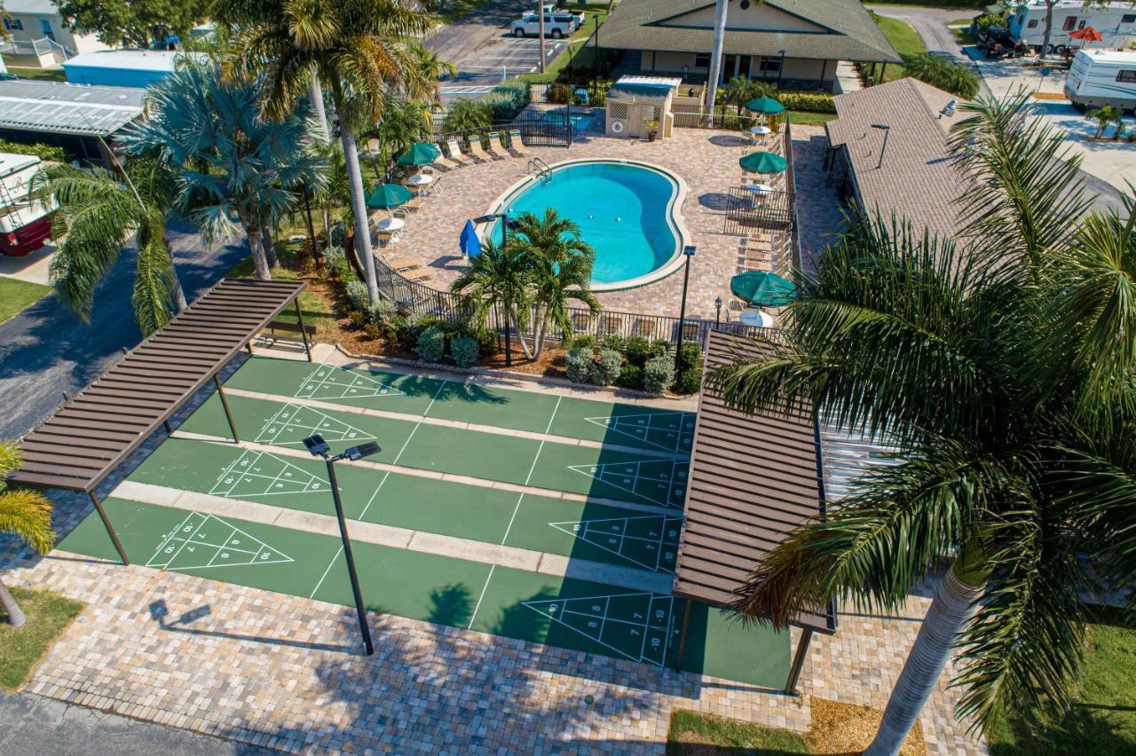 Groves Rv Resort Harlem Heights エクステリア 写真